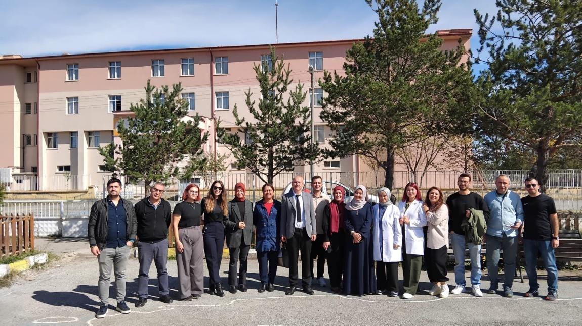 Her branştan güçlü dinamik kadromuz yemekte buluştu. Emeği geçen arkadaşlarımıza teşekkür ederiz.